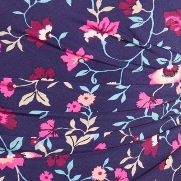 Eliza j - Picture 2 of 5